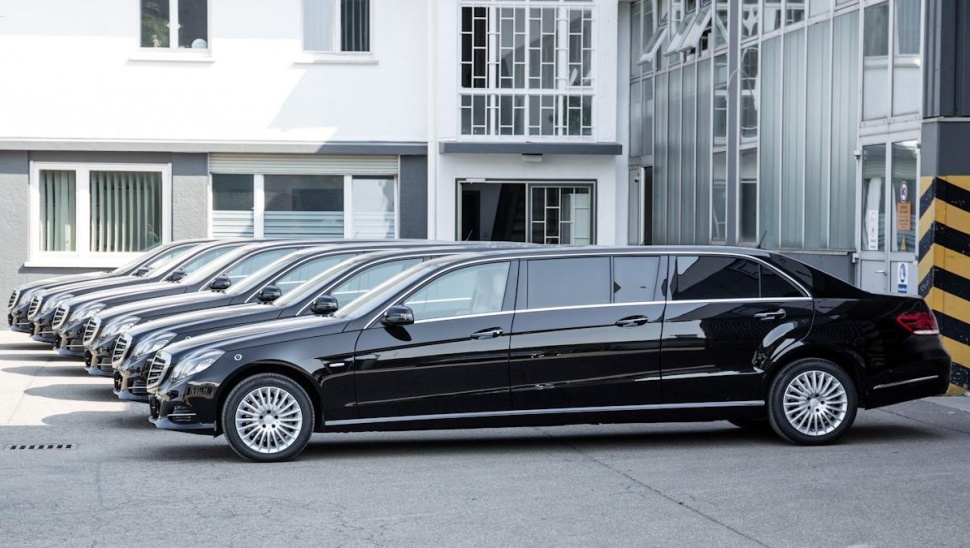Mercedes e class limousine